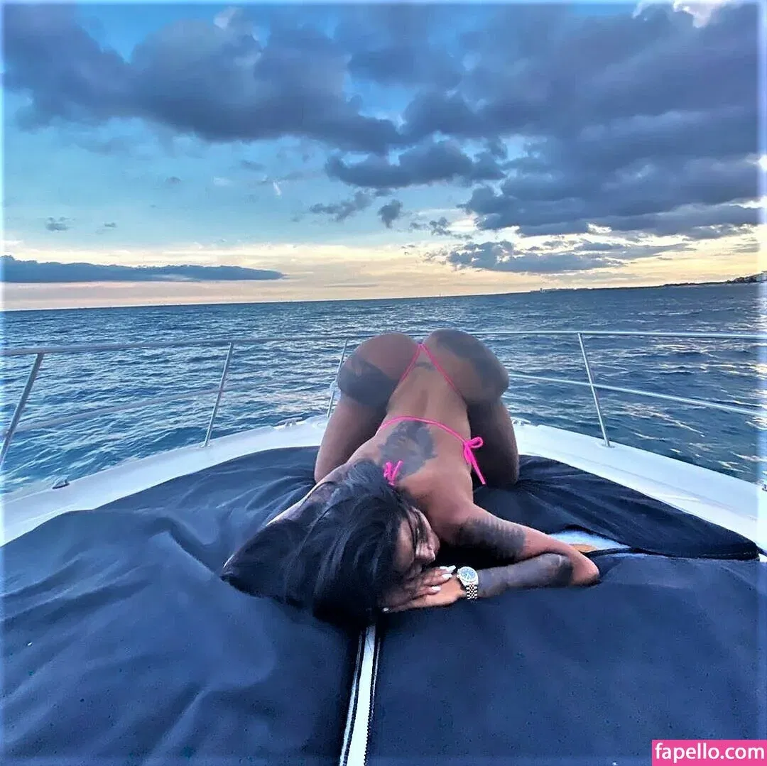 gini_frech Onlyfans Photo Gallery 