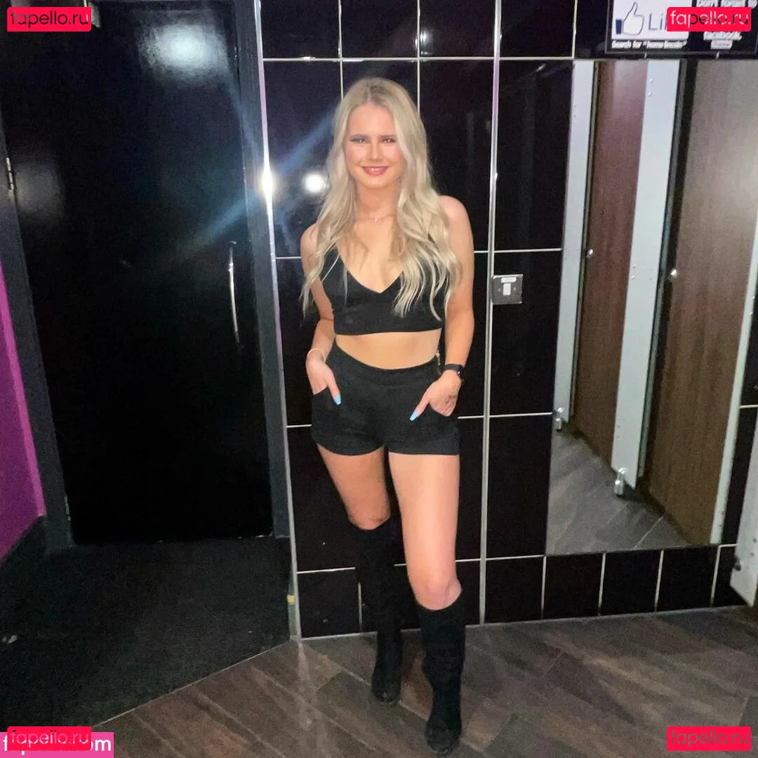 Lilly-Sue McFadden Onlyfans Photo Gallery 