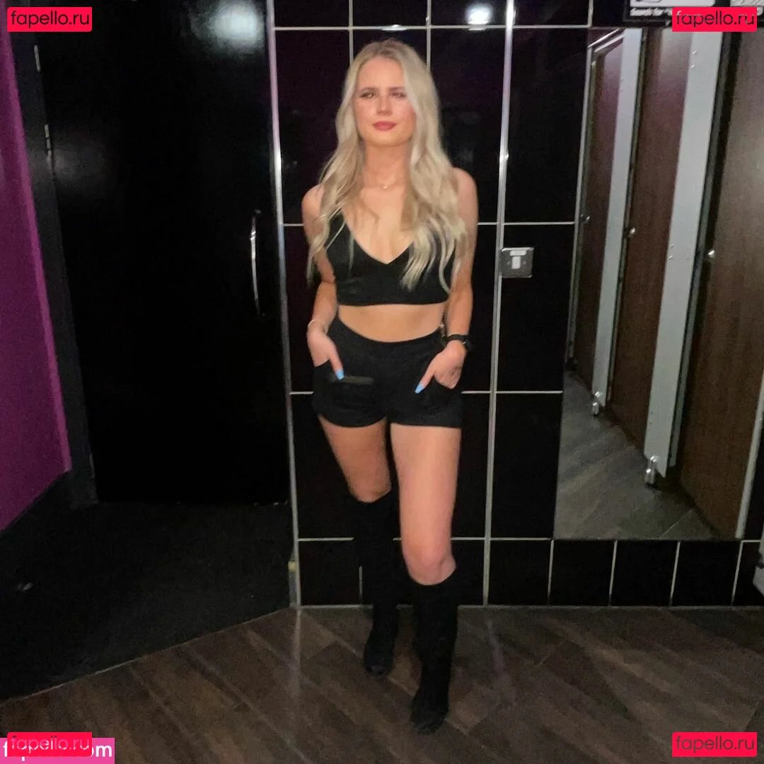 Lilly-Sue McFadden Onlyfans Photo Gallery 