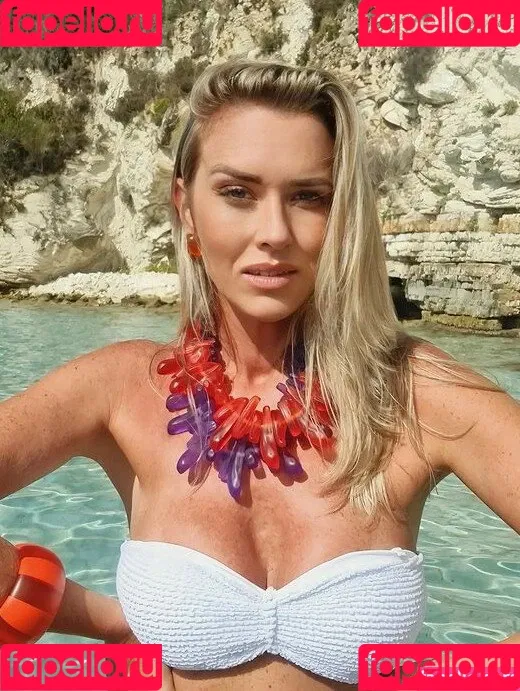 Lu Schwengber Onlyfans Photo Gallery 