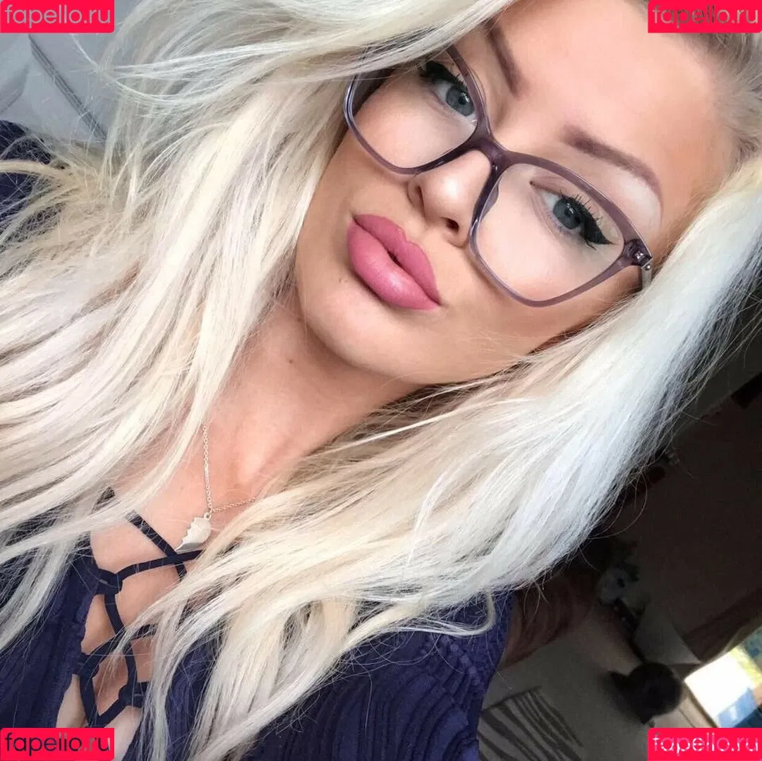 Xcandylashes Onlyfans Photo Gallery 