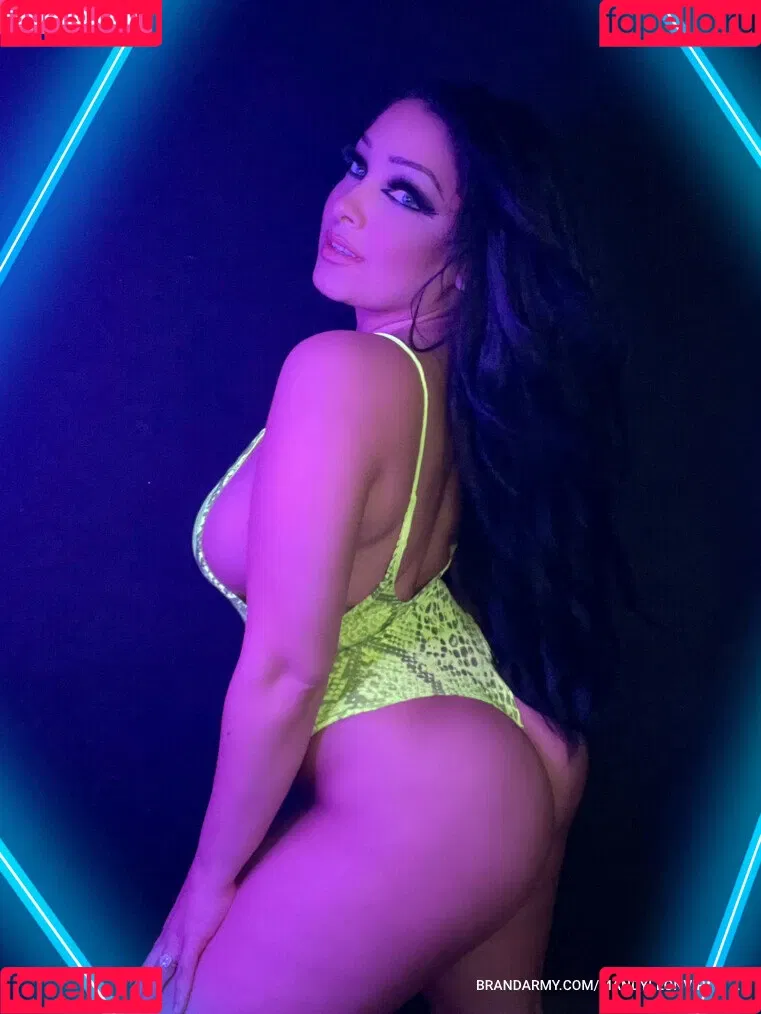Mandy Leon Onlyfans Photo Gallery 
