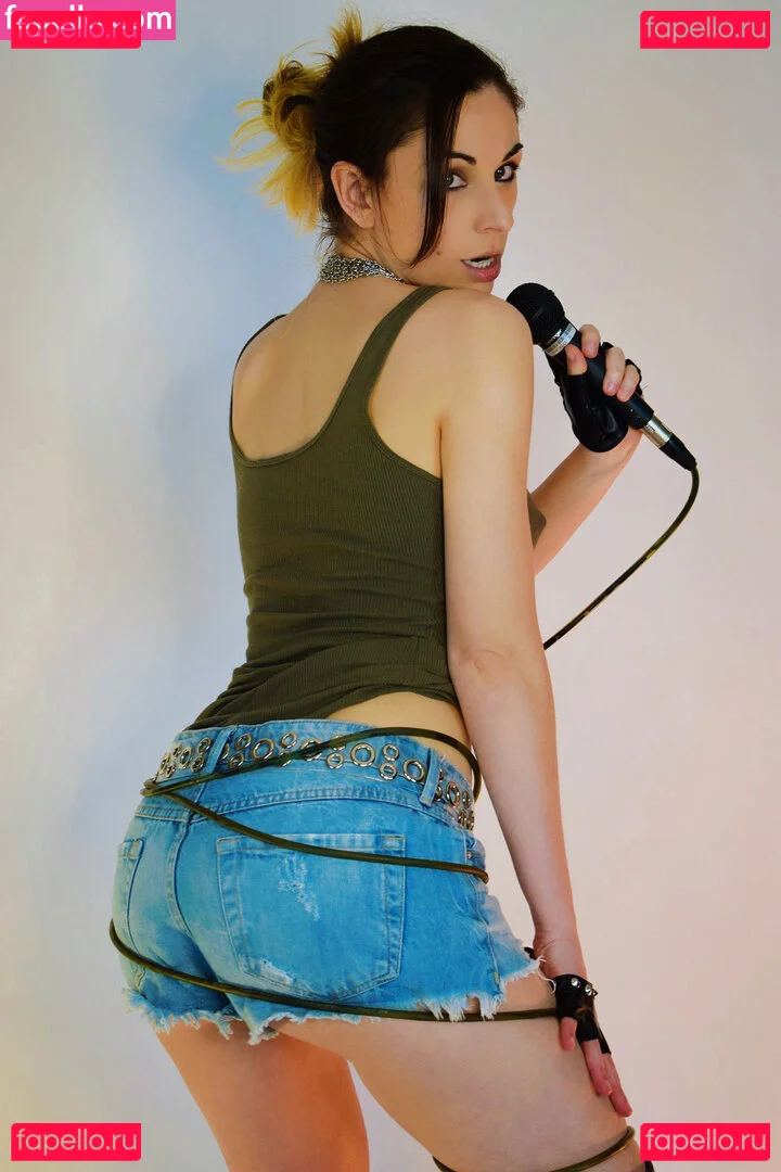 Türbaniçe Onlyfans Photo Gallery 