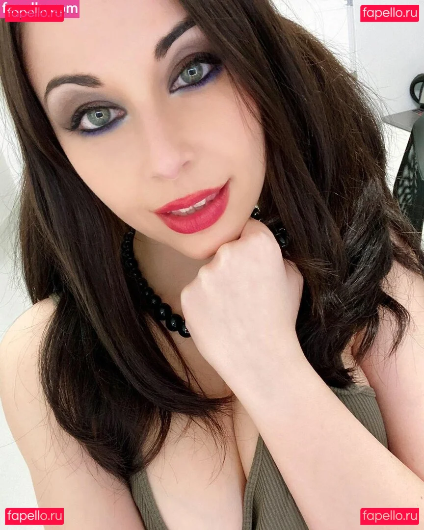 Türbaniçe Onlyfans Photo Gallery 