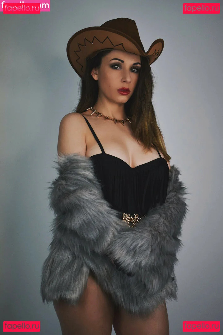 Türbaniçe Onlyfans Photo Gallery 