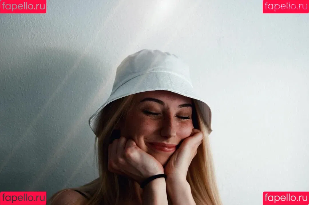 veylaneey Onlyfans Photo Gallery 