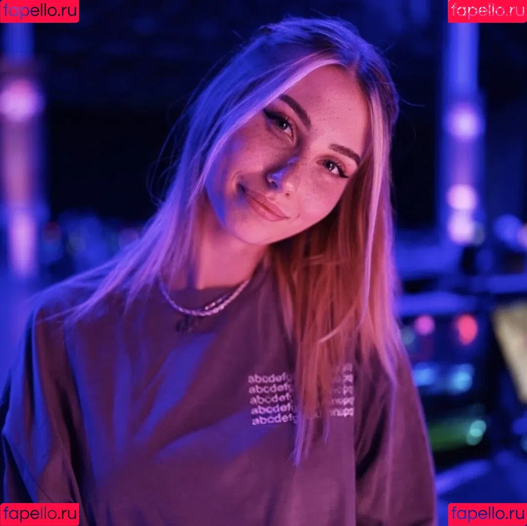 veylaneey Onlyfans Photo Gallery 