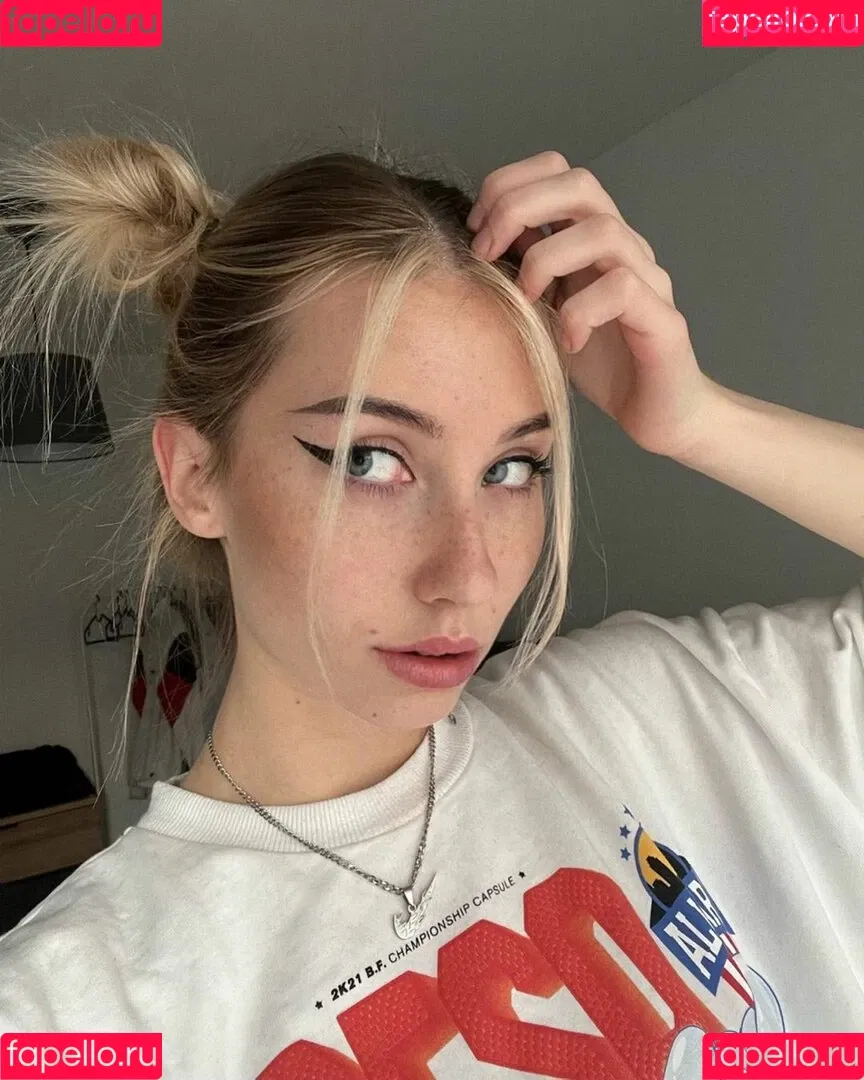 veylaneey Onlyfans Photo Gallery 