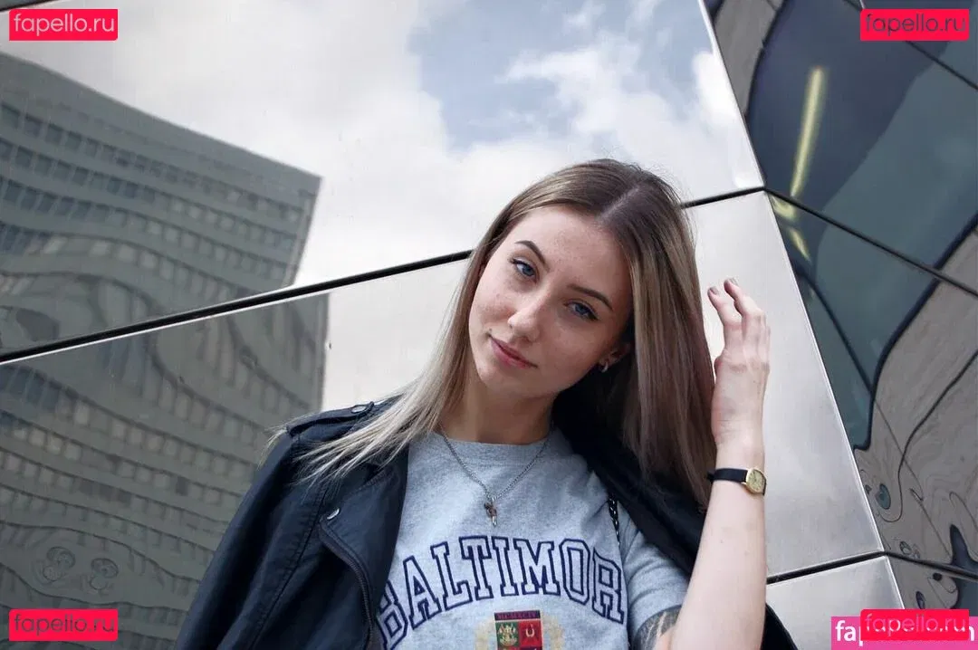 veylaneey Onlyfans Photo Gallery 