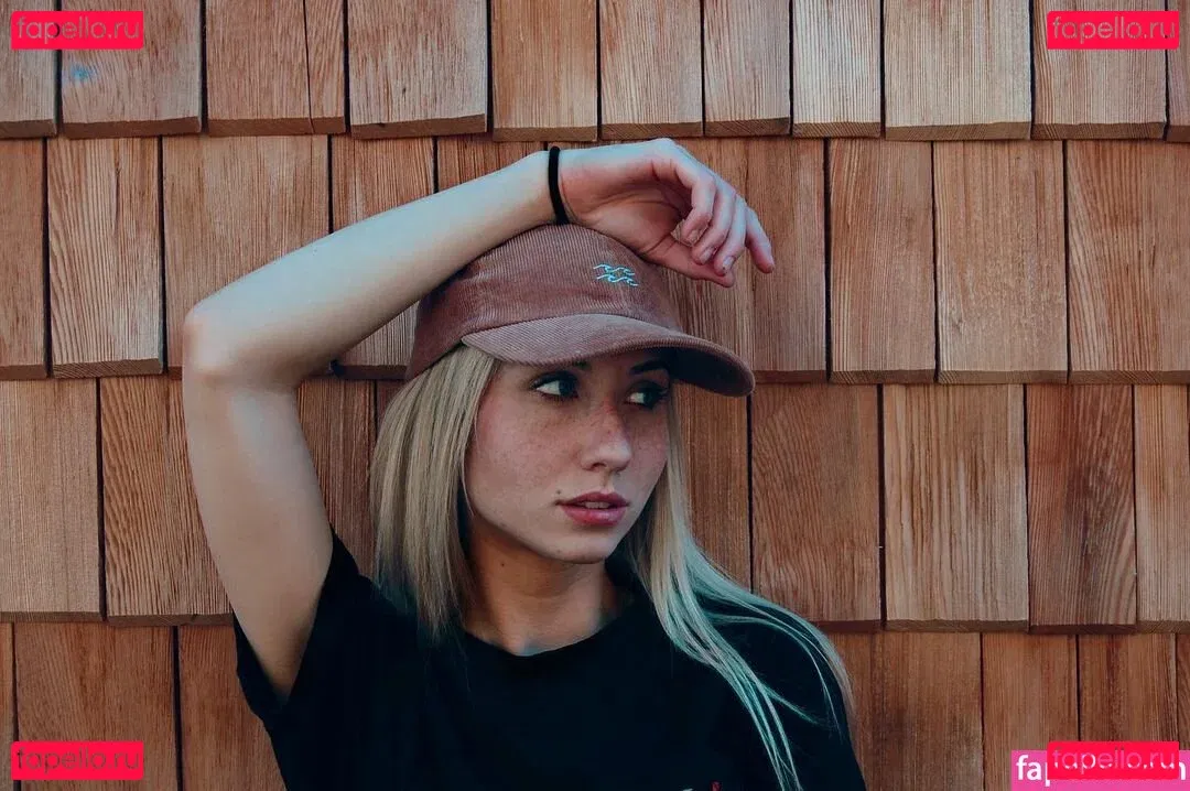 veylaneey Onlyfans Photo Gallery 