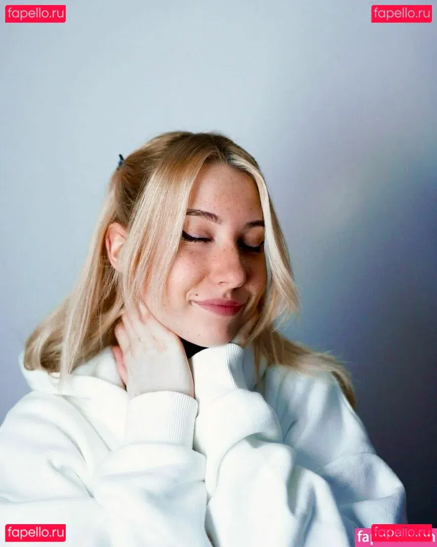 veylaneey Onlyfans Photo Gallery 