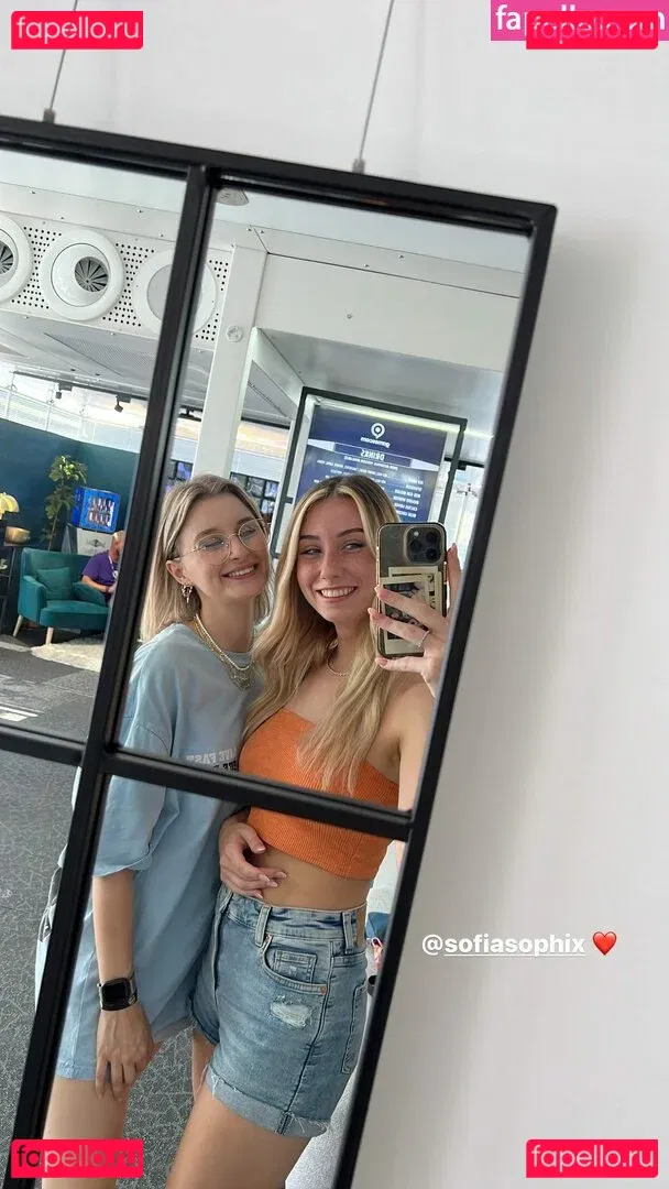 veylaneey Onlyfans Photo Gallery 