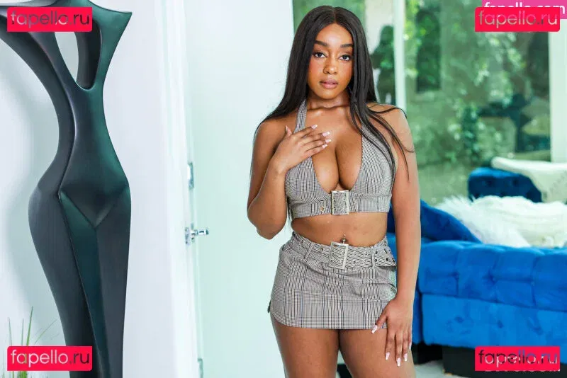 LilyStarfirex Onlyfans Photo Gallery 