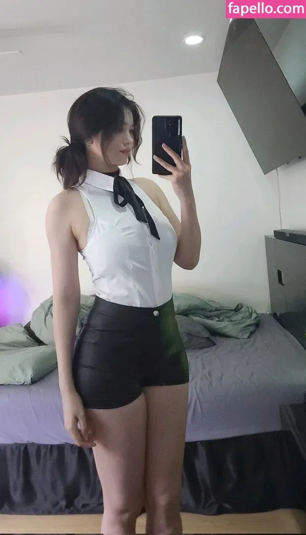 qilin.anh Onlyfans Photo Gallery 