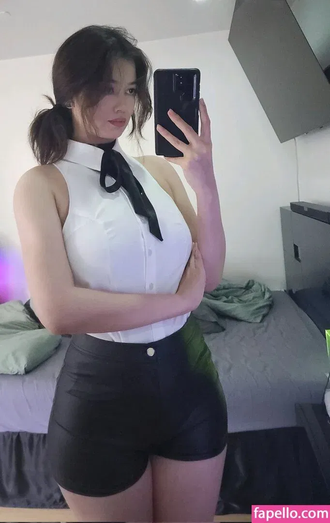 qilin.anh Onlyfans Photo Gallery 