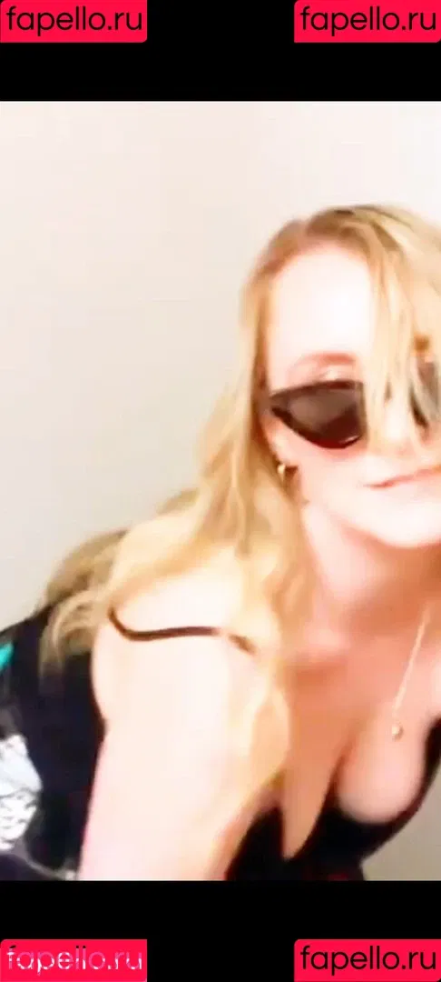 Evanna Lynch Onlyfans Photo Gallery 