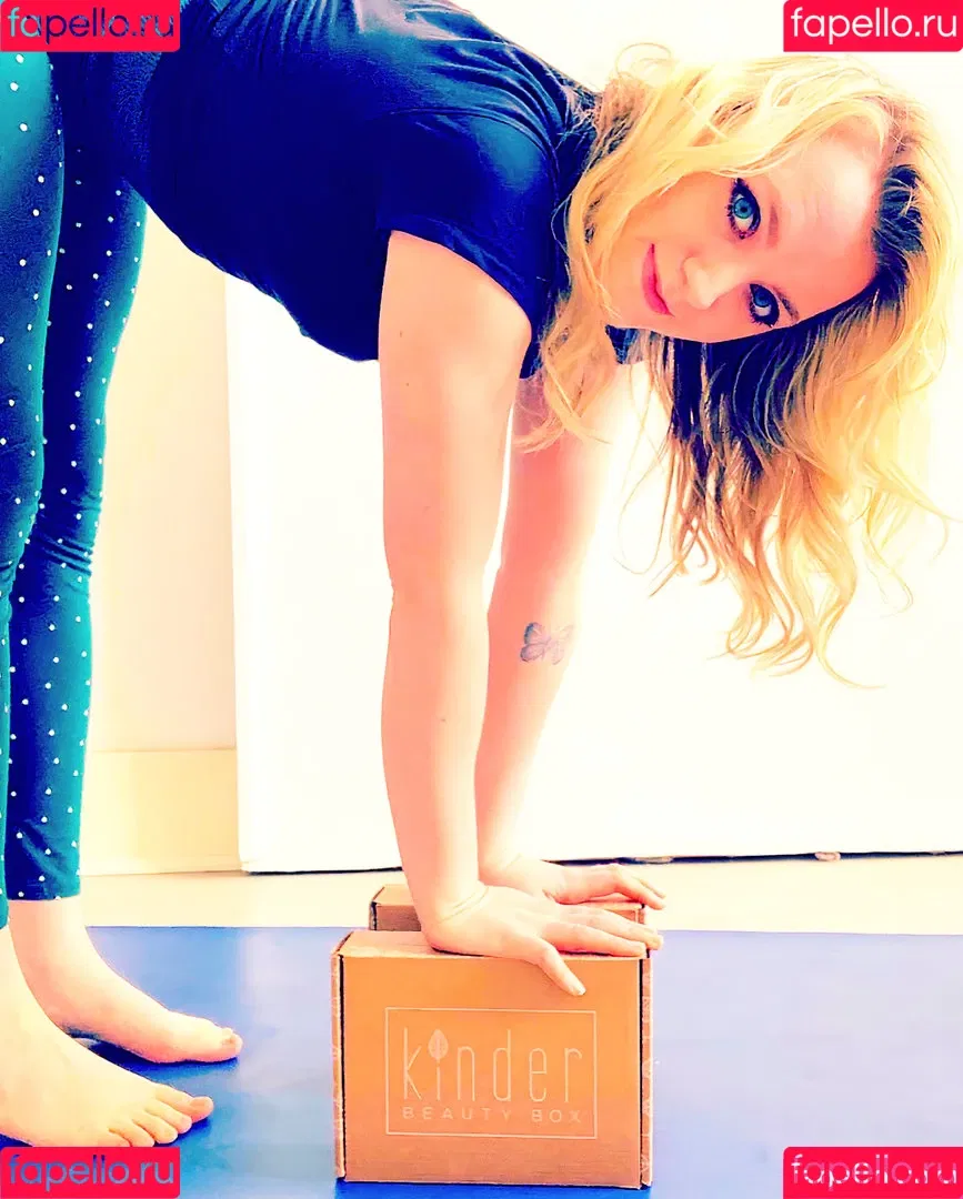 Evanna Lynch Onlyfans Photo Gallery 