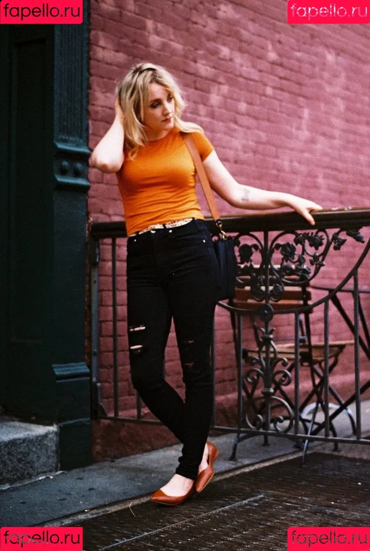 Evanna Lynch Onlyfans Photo Gallery 