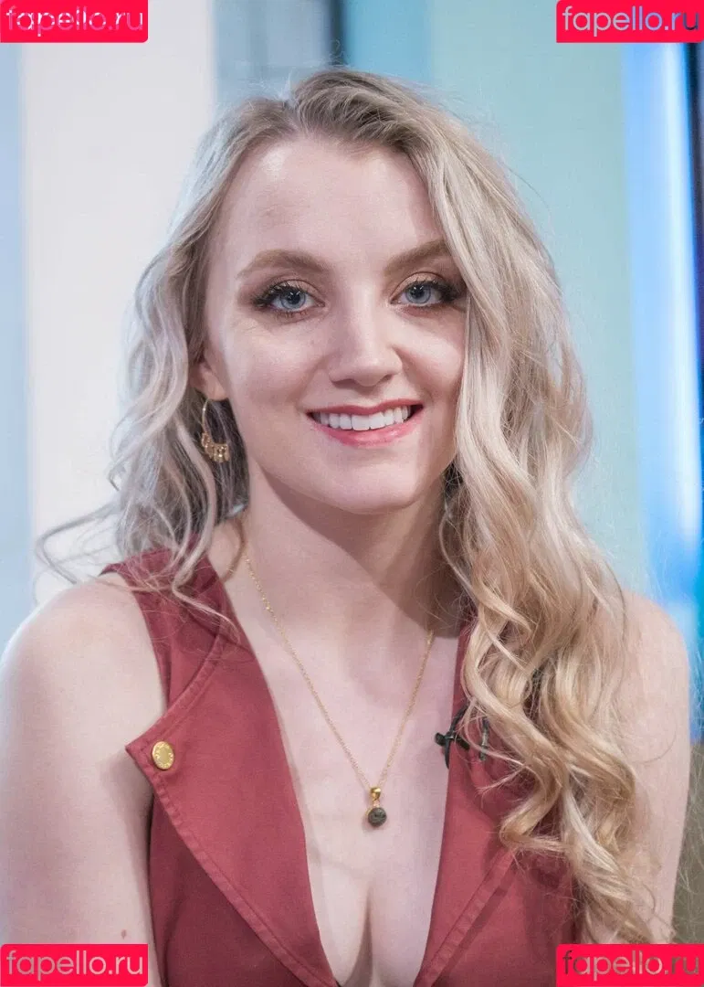 Evanna Lynch Onlyfans Photo Gallery 