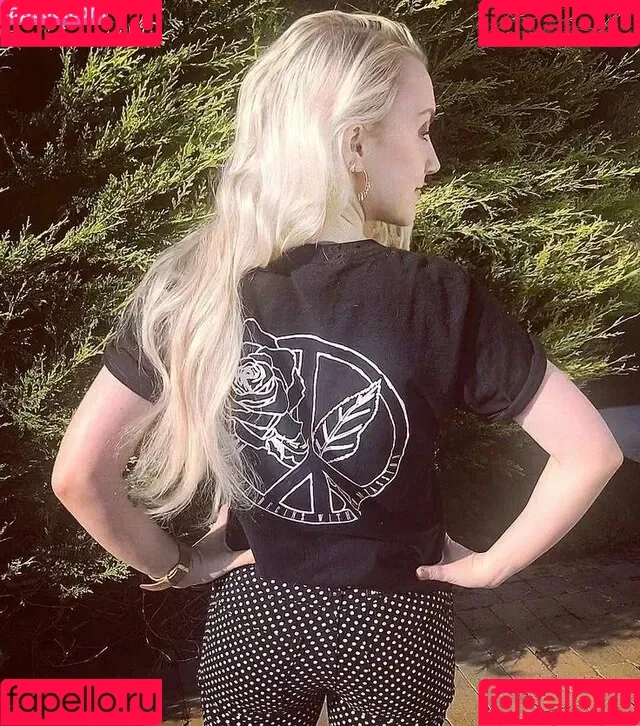 Evanna Lynch Onlyfans Photo Gallery 