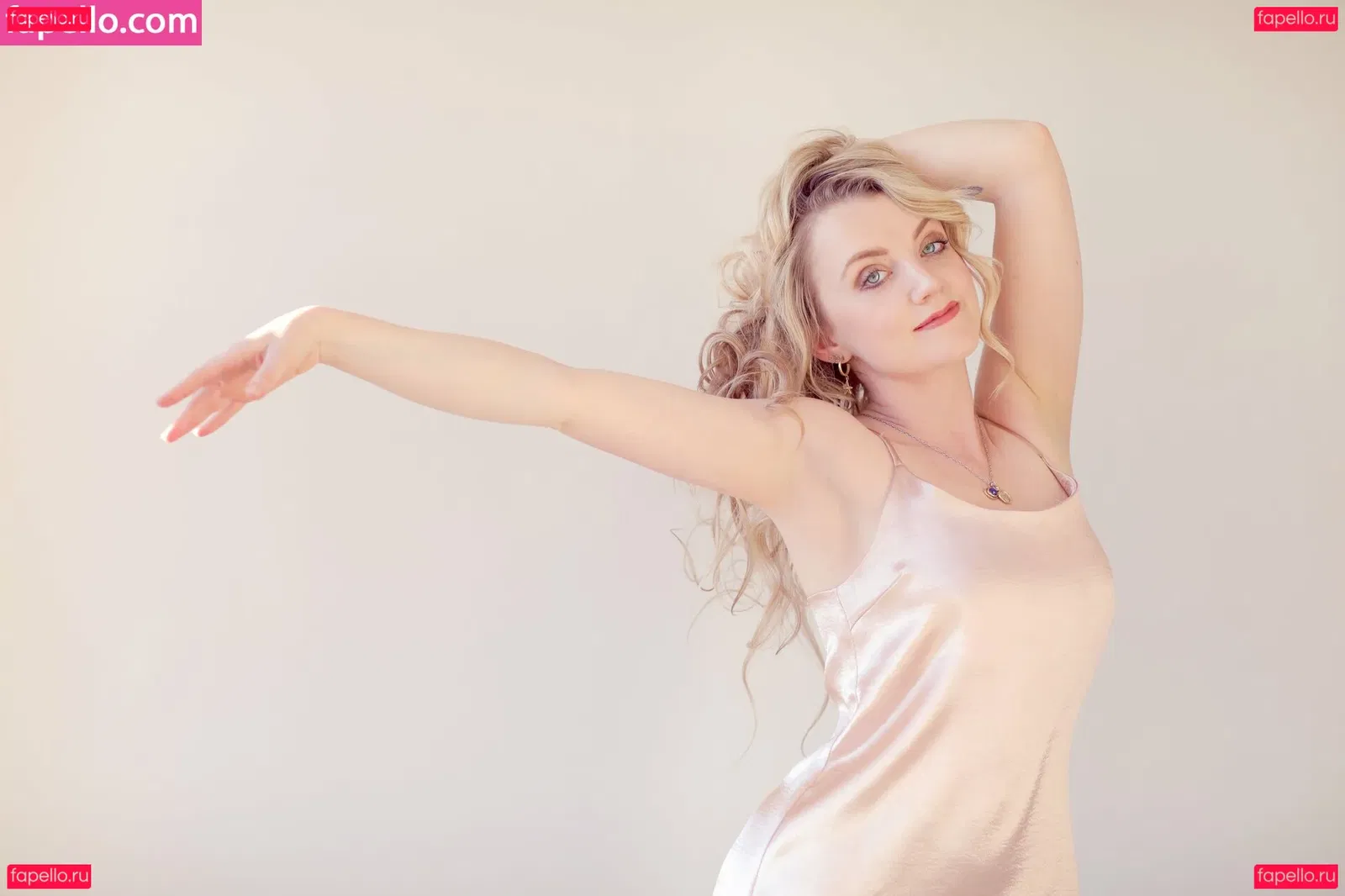 Evanna Lynch Onlyfans Photo Gallery 