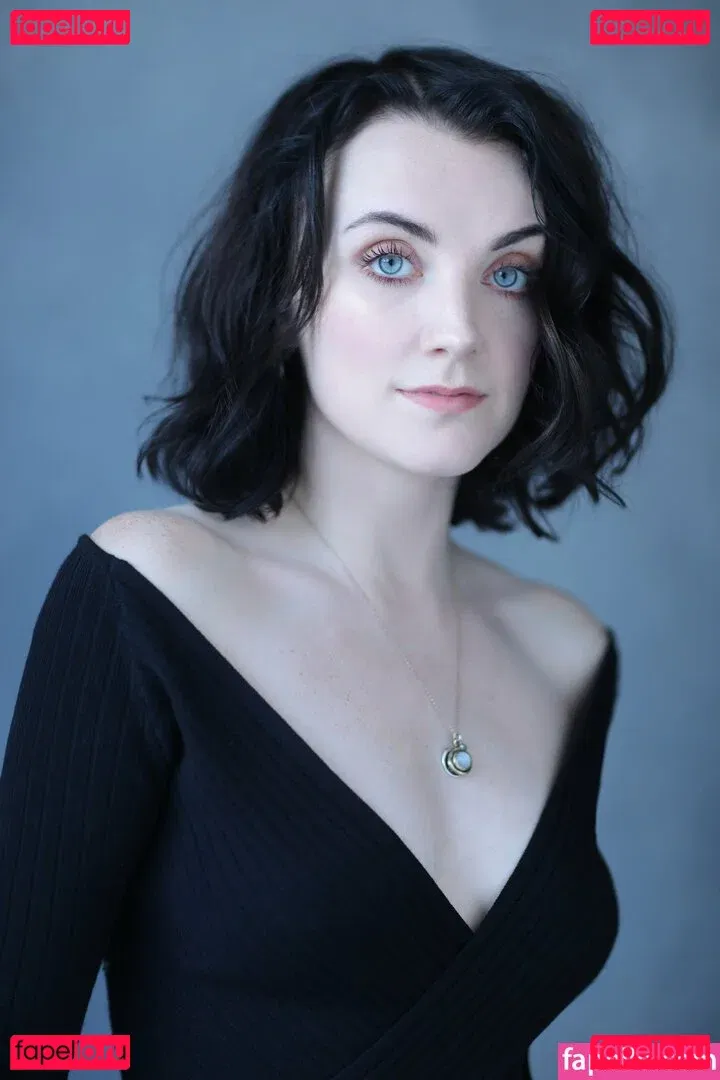 Evanna Lynch Onlyfans Photo Gallery 