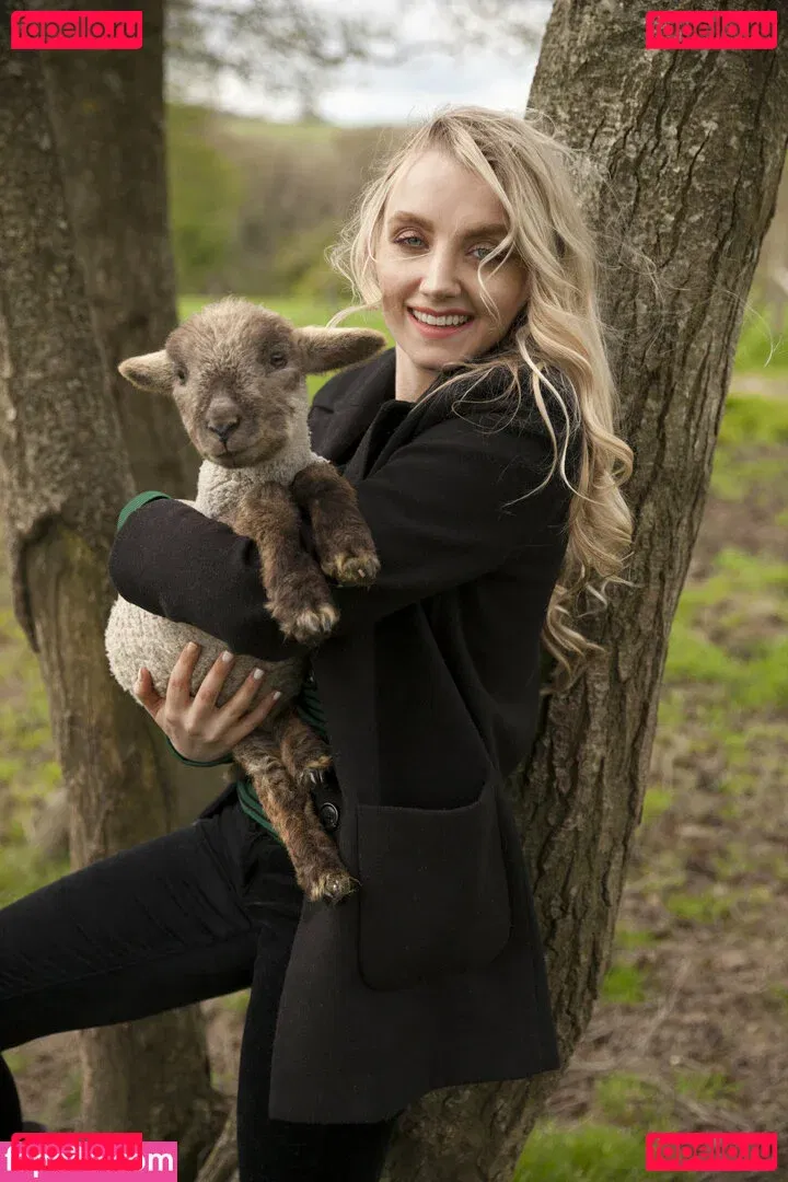 Evanna Lynch Onlyfans Photo Gallery 