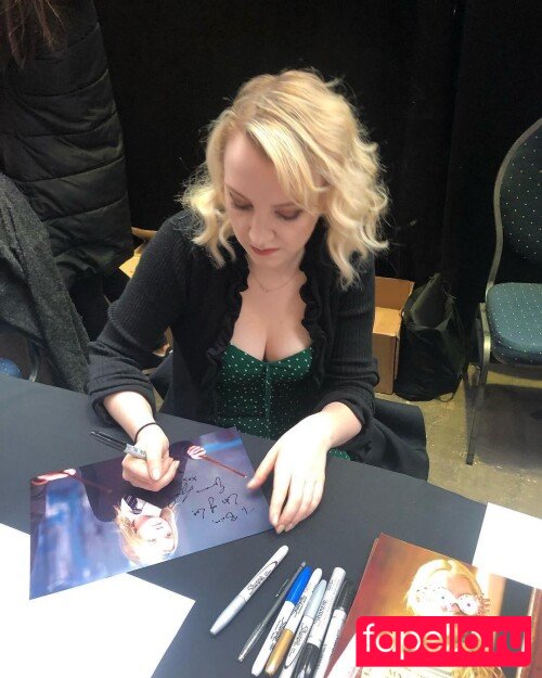 Evanna Lynch Onlyfans Photo Gallery 