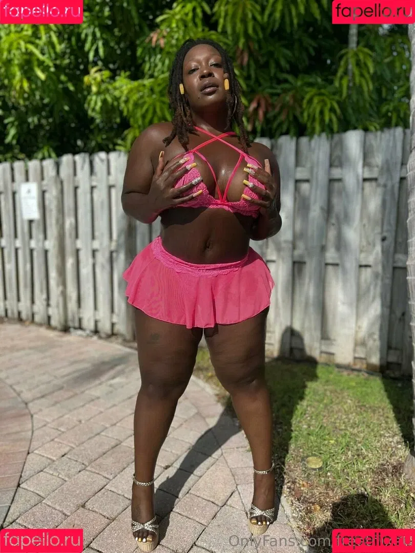 freethixen Onlyfans Photo Gallery 