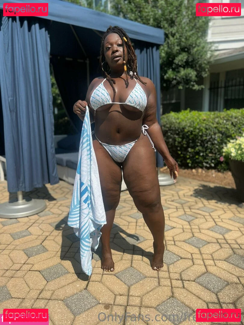 freethixen Onlyfans Photo Gallery 