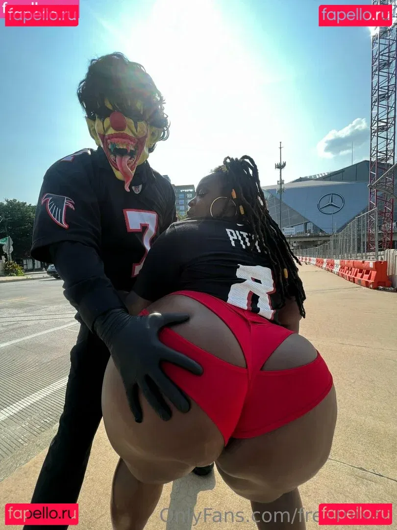 freethixen Onlyfans Photo Gallery 