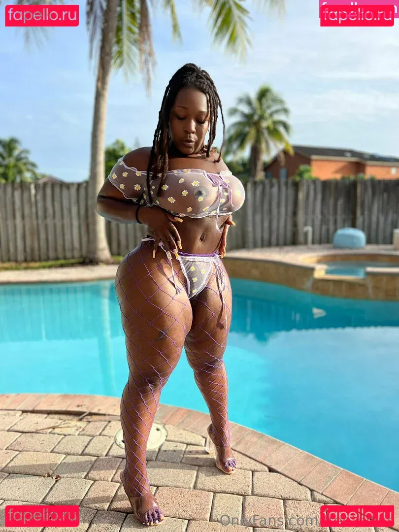 freethixen Onlyfans Photo Gallery 