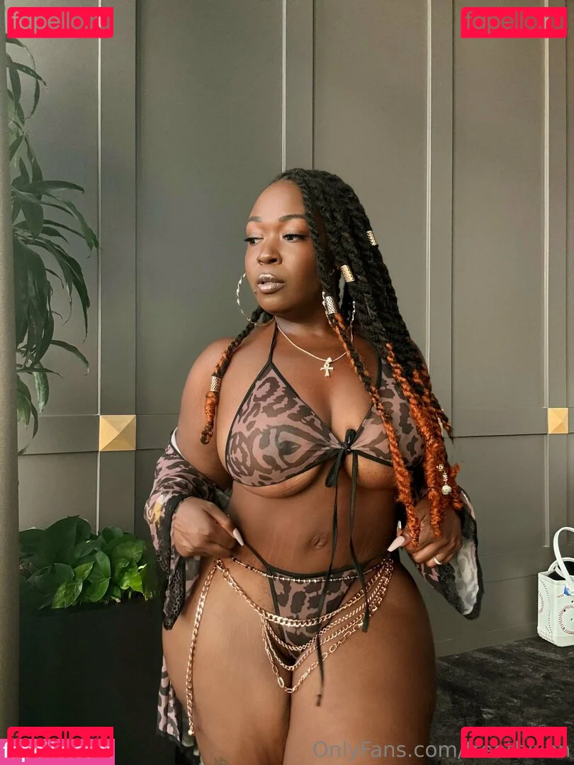 freethixen Onlyfans Photo Gallery 