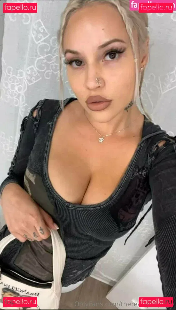 therealkyliepage Onlyfans Photo Gallery 