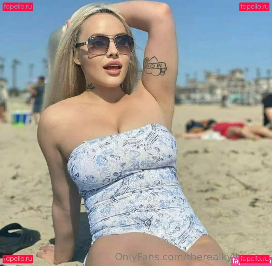 therealkyliepage Onlyfans Photo Gallery 