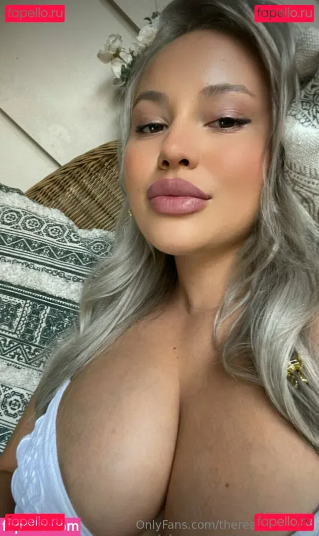 therealkyliepage Onlyfans Photo Gallery 