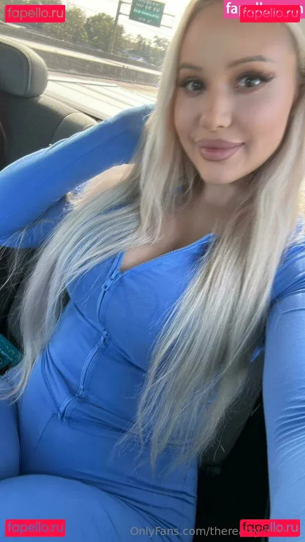 therealkyliepage Onlyfans Photo Gallery 
