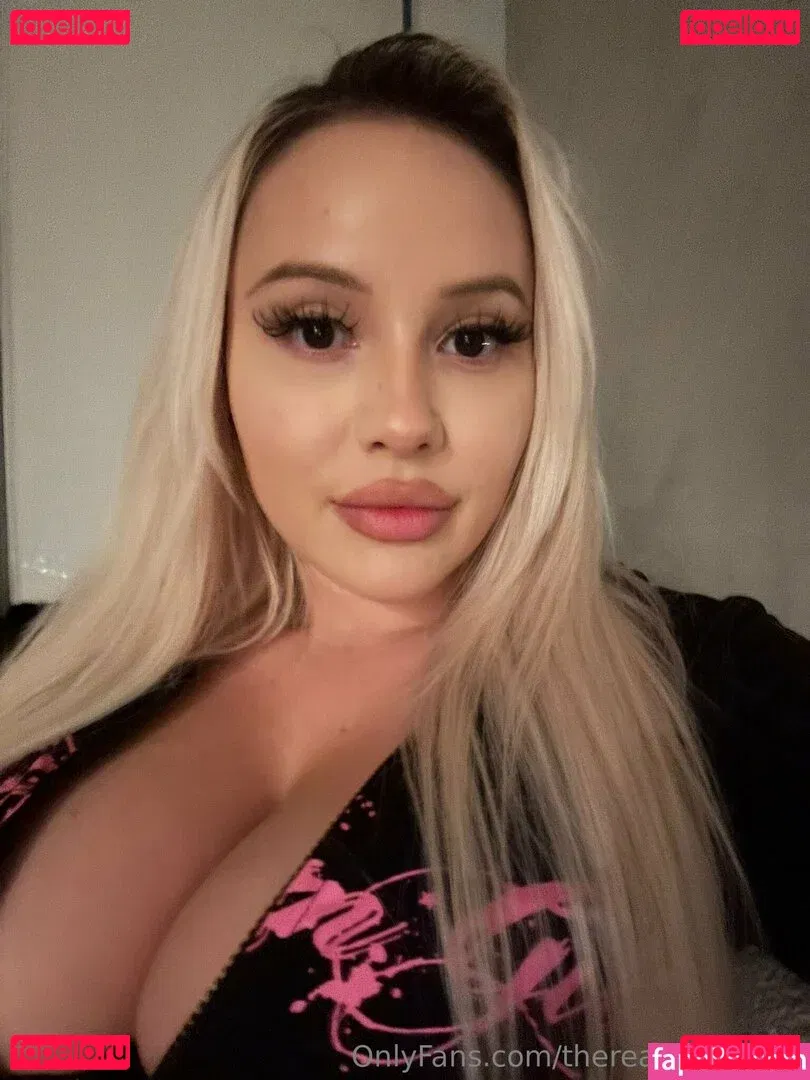 therealkyliepage Onlyfans Photo Gallery 