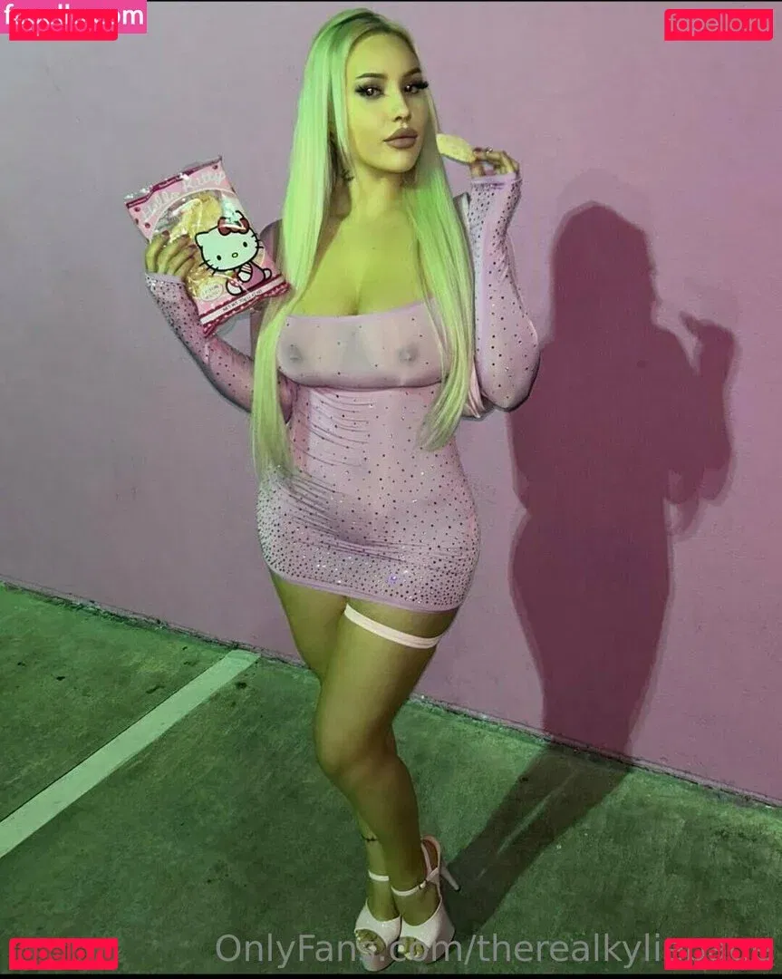 therealkyliepage Onlyfans Photo Gallery 