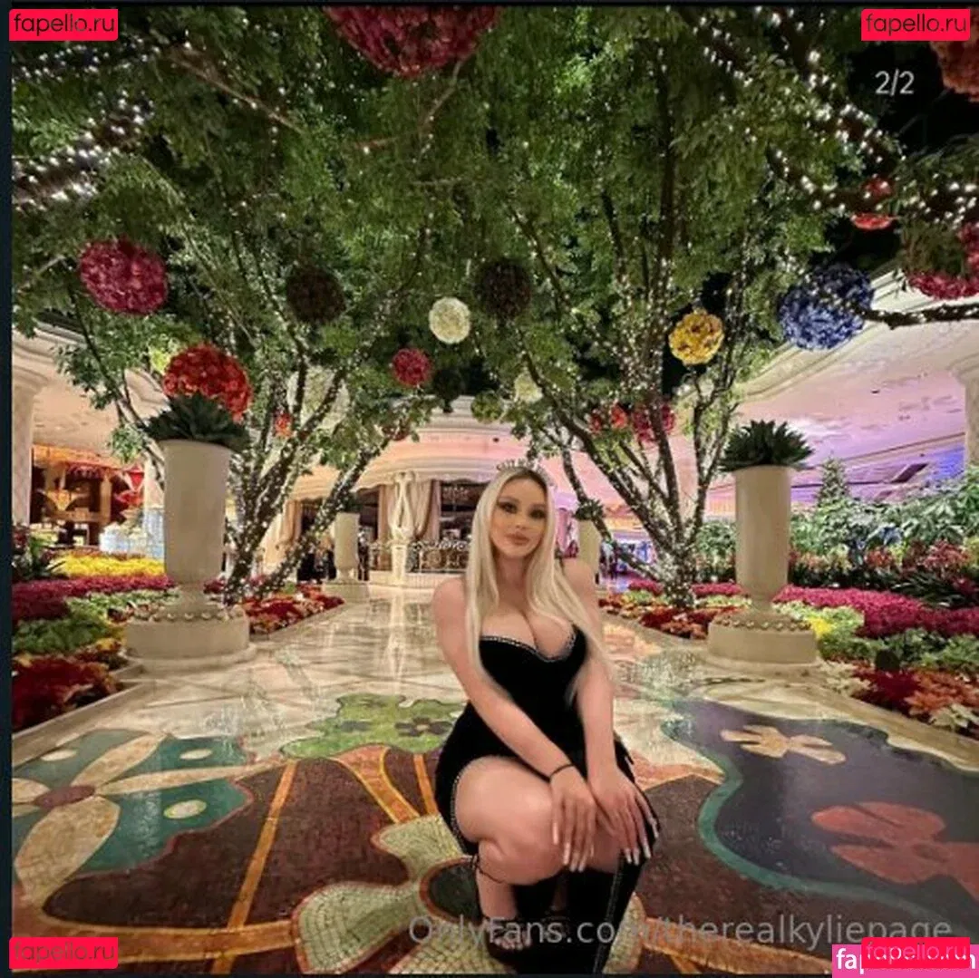 therealkyliepage Onlyfans Photo Gallery 