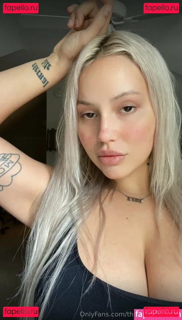 therealkyliepage Onlyfans Photo Gallery 