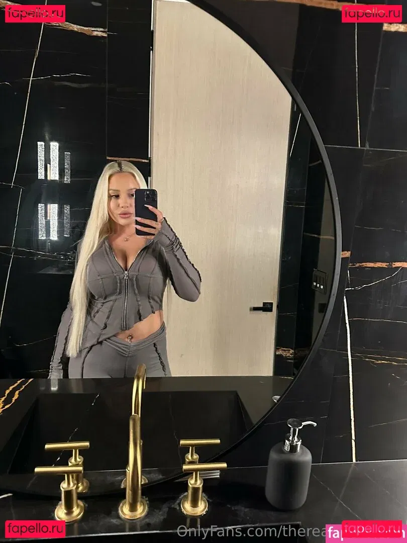 therealkyliepage Onlyfans Photo Gallery 