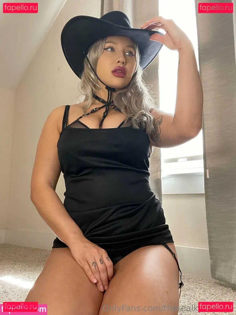 therealkyliepage Onlyfans Photo Gallery 