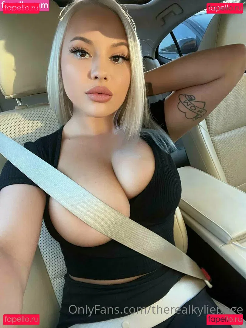 therealkyliepage Onlyfans Photo Gallery 