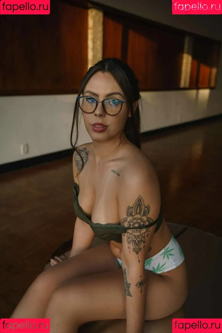 Caroline Trevisan Onlyfans Photo Gallery 