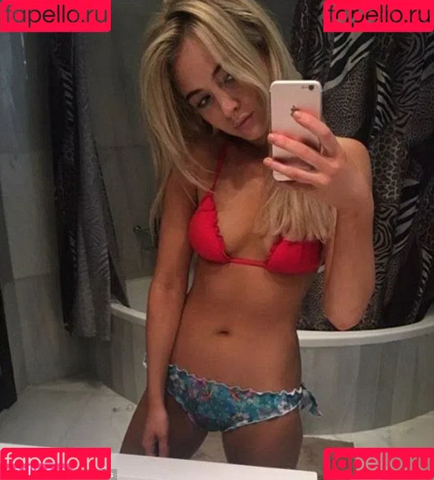 Nicola Hughes Onlyfans Photo Gallery 