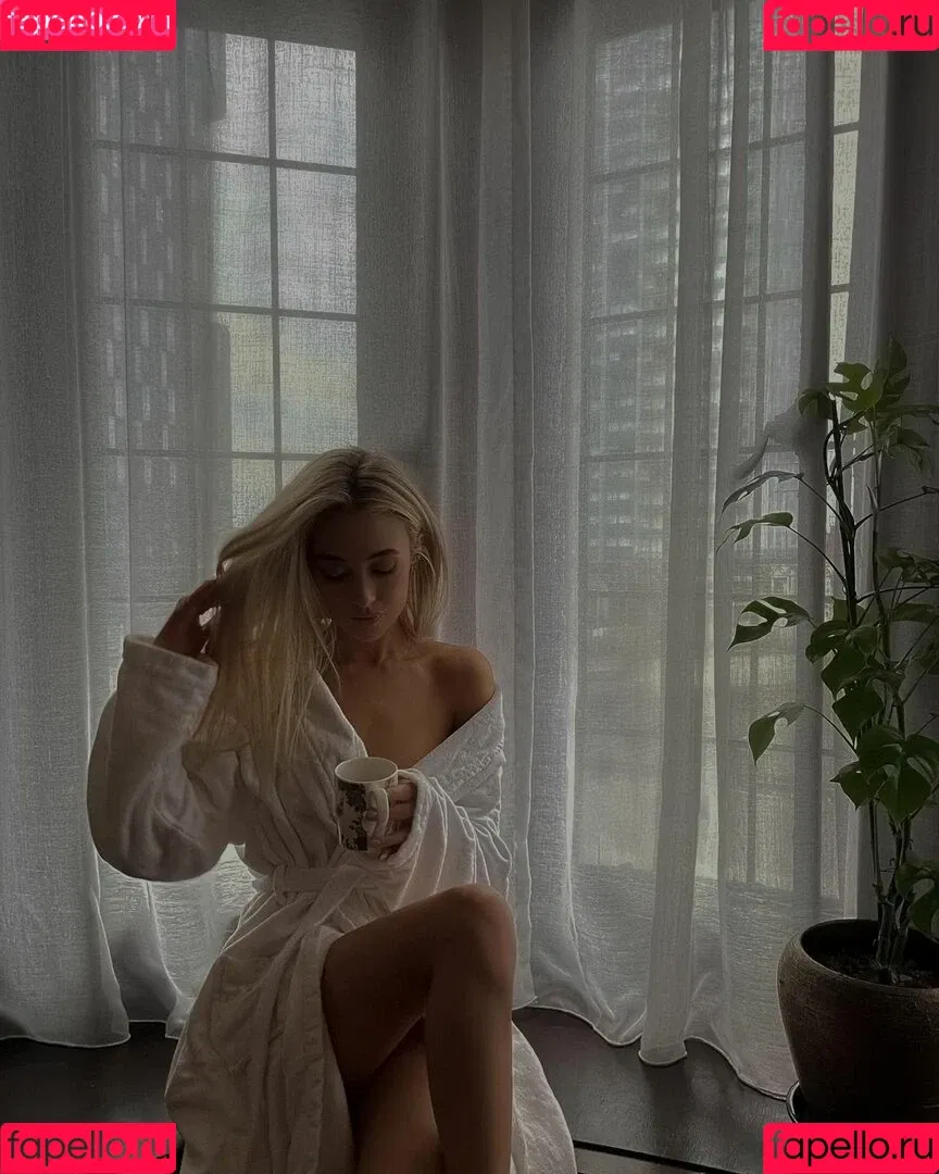 Nicola Hughes Onlyfans Photo Gallery 