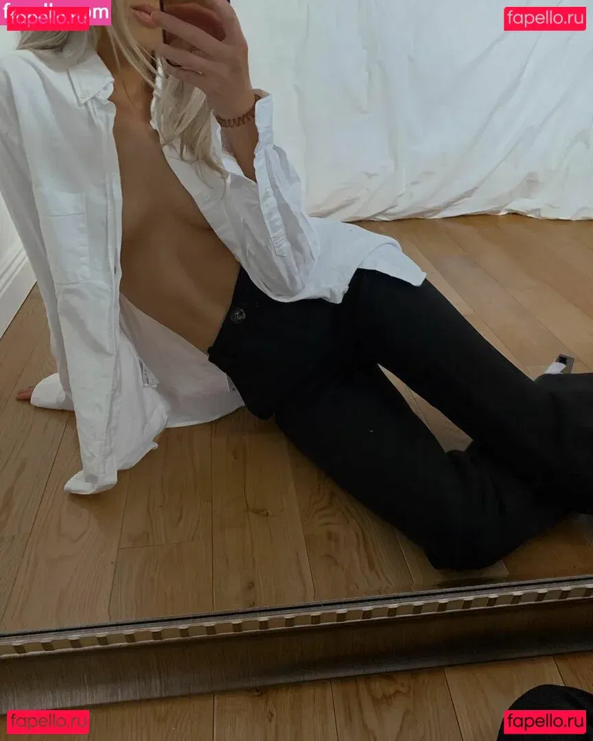 Nicola Hughes Onlyfans Photo Gallery 