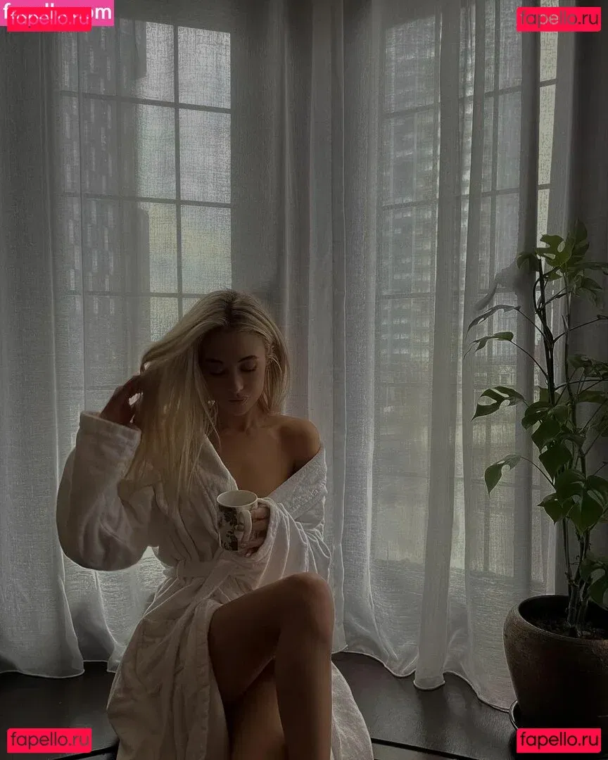 Nicola Hughes Onlyfans Photo Gallery 