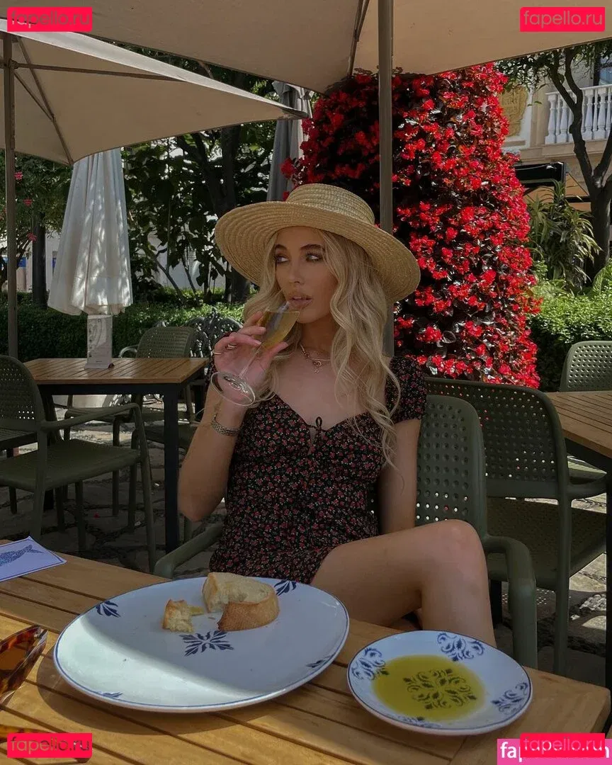 Nicola Hughes Onlyfans Photo Gallery 